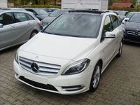 Gebraucht Mercedes B200 156 PS (114 kW) 2012 Weiß Kleinwagen
