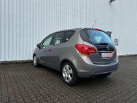 Gebraucht Opel Meriva Active 120 PS (88 kW) 2013 Muskatgrau/muskat braun(m2) Van / Kleinbus