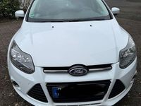 Gebraucht Ford Focus Titanium 125 PS (91 kW) 2013 Weiß Limousine