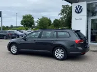 Gebraucht VW Passat 122 PS (89 kW) 2023 Grau Kombi