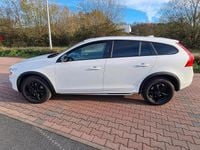 Gebraucht Volvo V60 CC 190 PS (139 kW) 2017 Weiß Kombi