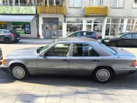 Gebraucht Mercedes E230 132 PS (97 kW) 1989 Grau Limousine