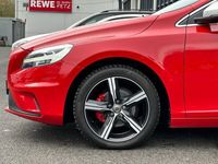 gebraucht Volvo V40 R Design Momentum/CAM/NAVI/SZHZ/TOP GEPFLEGT