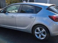 Gebraucht Opel Astra Edition 140 PS (102 kW) 2012 Silber Limousine