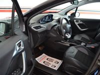 gebraucht Peugeot 2008 Allure Automatik | PDC | LED | 16`Alu