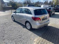 Gebraucht Mercedes B180 122 PS (89 kW) 2017 Polarsilber  metalliclack Van / Kleinbus