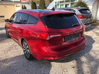 Gebraucht Ford Focus Cool & Connect 120 PS (88 kW) 2020 Rot Limousine