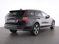 Gebraucht Volvo V60 CC Plus 197 PS (144 kW) 2023 Grau Kombi