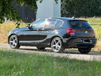 gebraucht BMW 116 i, EZ 08/2013, 83.000 km, Schaltgetriebe, Klima, 8 Reifen