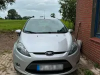 Gebraucht Ford Fiesta 65 PS (47 kW) 2012 Silber Kleinwagen