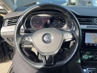 Gebraucht VW Passat Highline 150 PS (110 kW) 2019 Grau Kombi