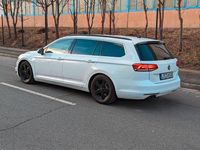 Gebraucht VW Passat Comfortline 179 PS (131 kW) 2017 Weiß Kombi