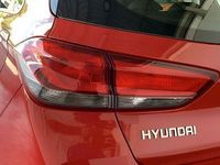 Gebraucht Hyundai i30 120 PS (88 kW) 2024 Rot Limousine