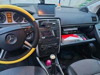 Gebraucht Mercedes B170 115 PS (84 kW) 2005 Grau Van / Kleinbus
