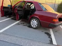 Gebraucht Mercedes 190 122 PS (89 kW) 1993 Rot Limousine