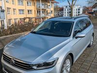 Gebraucht VW Passat 120 PS (88 kW) 2016 Grau Kombi