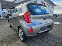 Second-hand Kia Picanto Edition 7 69 CP (50 kW) 2013 Argintiu Hatchback