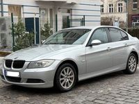 Gebraucht BMW 318 129 PS (94 kW) 2006 Silber Limousine