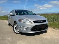 Usado Ford Mondeo 140 CV (102 kW) 2014 Plateado Familiar