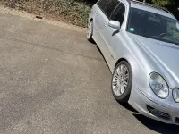 Usado Mercedes E220 Avantgarde 170 CV (125 kW) 2007 Plateado Familiar