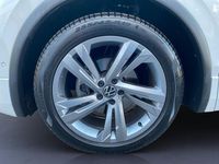 Gebraucht VW Tiguan R-line 150 PS (110 kW) 2024 Weiß SUV