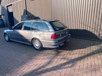 Gebraucht BMW 530 184 PS (135 kW) 1999 Silber Kombi