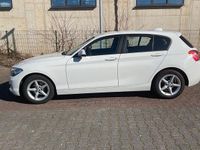 Gebraucht BMW 116 Advantage 109 PS (80 kW) 2015 Weiß Kleinwagen