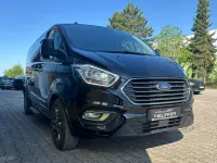 Gebraucht Ford Tourneo Titanium 131 PS (96 kW) 2022 Obsidianschwarz Van / Kleinbus