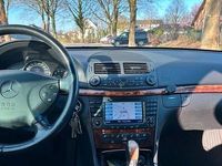 Gebraucht Mercedes E240 Elegance 177 PS (130 kW) 2005 Schwarz Limousine
