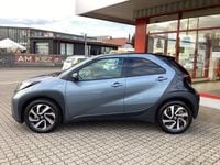 Gebraucht Toyota Aygo X Basis 72 PS (52 kW) 2025 Celestite grey metallic / nigh SUV
