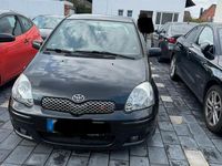 Gebraucht Toyota Yaris 87 PS (63 kW) 2001 Schwarz Kleinwagen