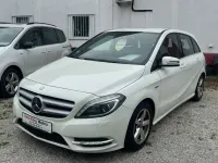 Gebraucht Mercedes B180 122 PS (89 kW) 2012 Calcitweiss  unilack Kleinwagen