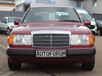 Gebraucht Mercedes E200 118 PS (86 kW) 1990 Rot Limousine