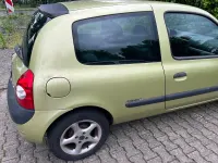 Gebraucht Renault Clio II 75 PS (55 kW) 2003 Grün Kleinwagen