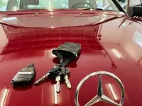 Gebraucht Mercedes 300 179 PS (131 kW) 1989 Rot Limousine