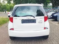 Gebraucht Toyota Verso-S Life 99 PS (72 kW) 2013 Weiß Van / Kleinbus