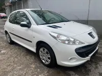 Gebraucht Peugeot 206 75 PS (55 kW) 2009 Silber Limousine