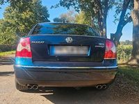 Usata VW Passat 275 CV (202 kW) 2003 Blu Berlina