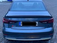 Gebraucht Audi S3 Ambiente 300 PS (220 kW) 2019 Grau Limousine