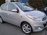 Gebraucht Hyundai i10 Edition 69 PS (50 kW) 2012 Silber Kleinwagen