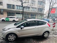Gebraucht Ford Fiesta Trend 82 PS (60 kW) 2012 Grau Kleinwagen
