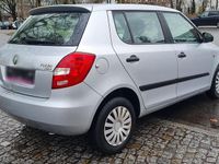 Second-hand Skoda Fabia 60 CP (44 kW) 2009 Argintiu Berlinǎ