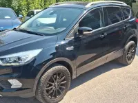 Gebraucht Ford Kuga Titanium 150 PS (110 kW) 2019 Schwarz SUV