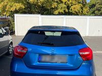 Gebraucht Mercedes A180 Urban 122 PS (89 kW) 2012 Blau Limousine
