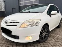Gebraucht Toyota Auris 126 PS (92 kW) 2011 Weiß Kleinwagen