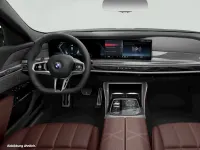 Gebraucht BMW M760e 571 PS (419 kW) 2025 Schwarz Limousine