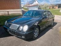 Second-hand Mercedes E220 143 CP (105 kW) 2000 Negru Berlinǎ