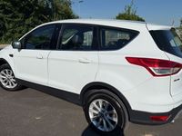 Gebraucht Ford Kuga Titanium 150 PS (110 kW) 2016 Weiß SUV