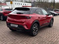 Gebraucht Opel Mokka 131 PS (96 kW) 2024 Lackierung rot rubi/typ aussen SUV