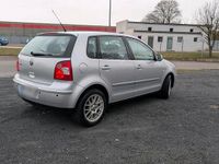 Gebraucht VW Polo 64 PS (47 kW) 2004 Silber Kleinwagen